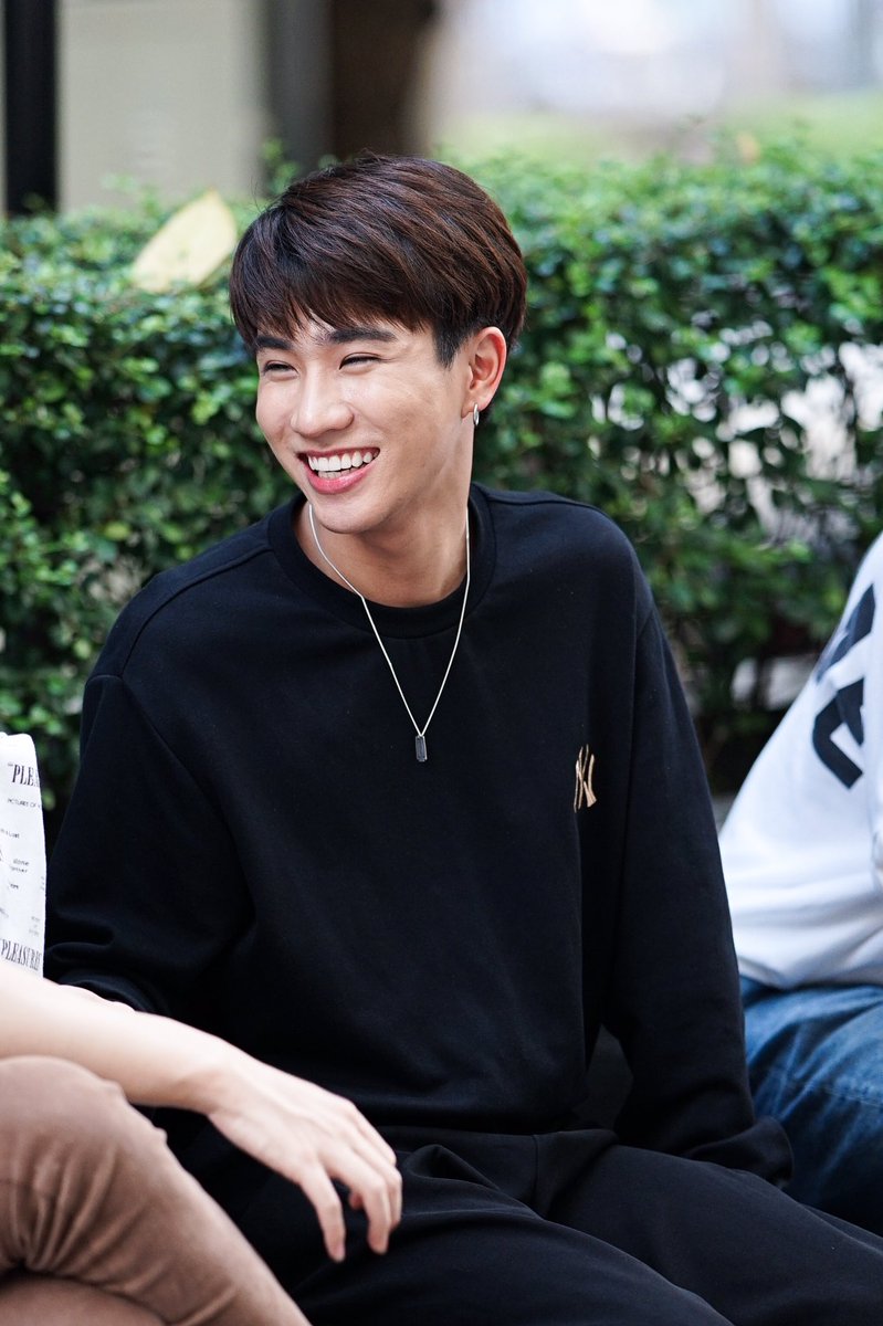kkviw_'s tweet photo. ชอบเวลาที่พี่เพิ้ดยิ้มแบบนี้ที่สุดเลยคับ 😆

@perthppe 
#PerthTanapon #KDPPE https://t.co/8opqNuGatW