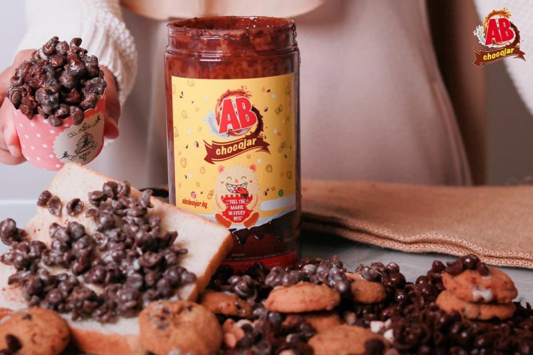 bakebitz_co's tweet photo. 🍿ABCHOCOJAR 🍫
🍿Dark Chocolate & White Chocolate
🍿Topping:
🍫Oreo
🍫Cookies
🍫Milo
‼️RM13 ONLY‼️
Preorder and COD (Kluang) are OPEN‼️
📱To order: https://t.co/ziE0C3u323
#abchocojar #chocojar #bakebitzco https://t.co/nuxgReh5d6
