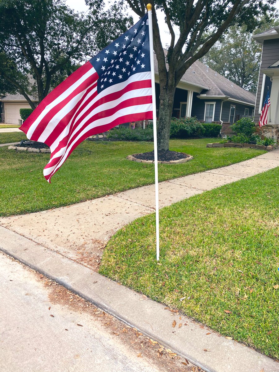 jrobeauCFISD's tweet photo. The flags are ALL out! Thank you to our (nearly 500!) subscribers for your support of the @CyWoodsBand fundraising program. We love seeing the streets of our community lined with flags in honor of our veterans! @CyWoods212 @CyFairISD #bandflags #fundraising #CFISDspirit #wildcats https://t.co/kGusuZjFKC