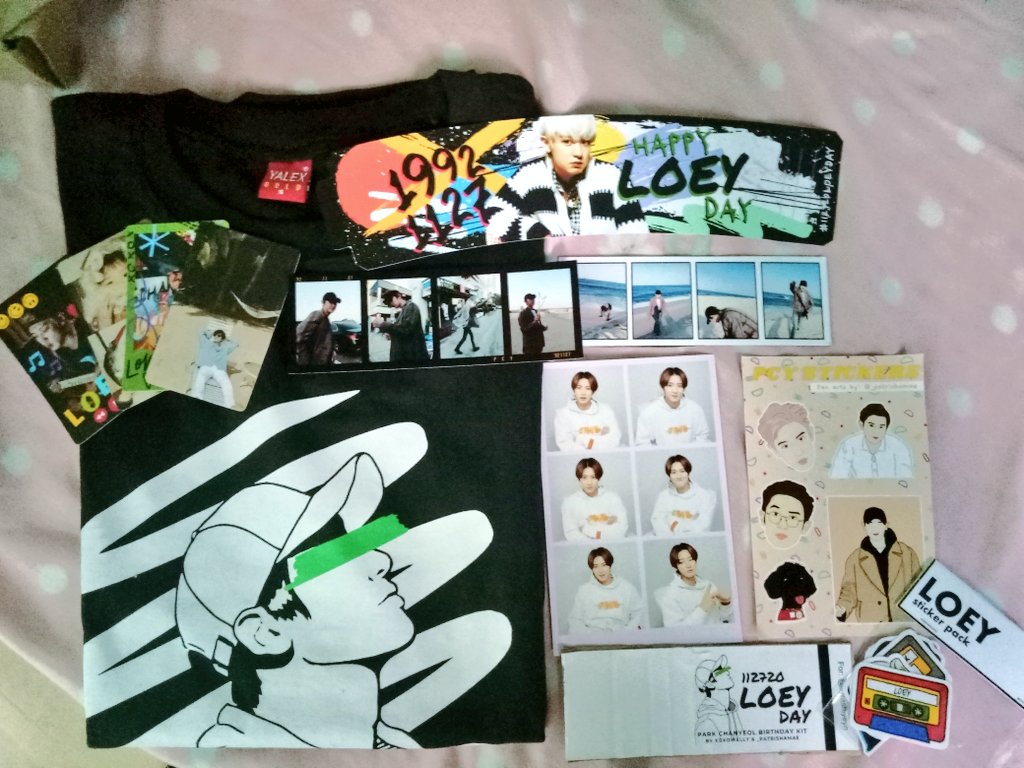 ryexia_'s tweet photo. Thank you @xoxowelly for this Chanyeol kit! ๐ ANG GANDA NUNG TSHIRT MAMSH AND SOBRA EFFORT RIN SA PACKAGING (Di ko na napicturan ๐
) https://t.co/vf2q9FlRf9