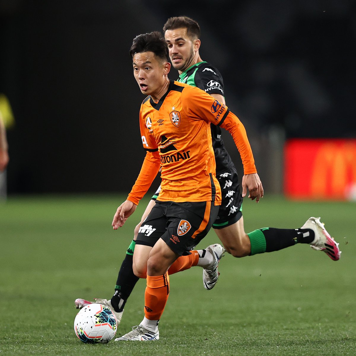 brisbaneroar's tweet photo. Danny boy 🤩

@dannyhkim98 is back in Brisbane orange! 💪

👉 https://t.co/Zo7FyElYi5 https://t.co/iX2OcNrDUj