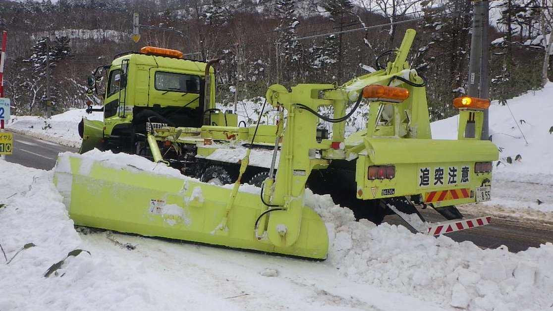 除雪トラック クイズ答え】 正解は「10t IGS｣でした。59.4%の方が正解