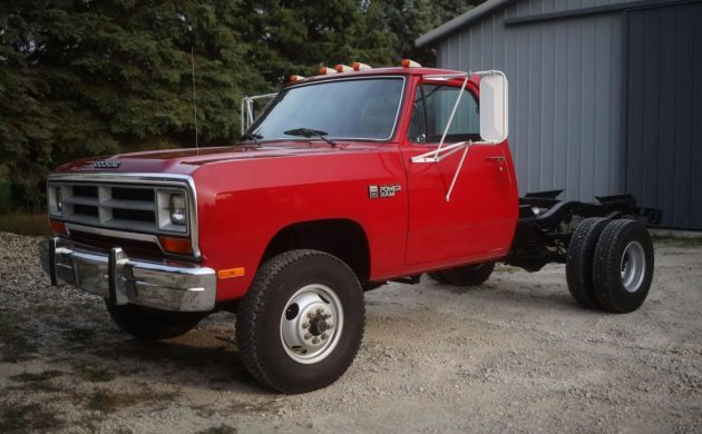 barnfinds's tweet photo. This 1989 Dodge Power Ram W350 spent decades in dry storage. As a result, this spotless survivor now has a genuine 171 miles showing on its odometer. This is as close as you could come to owning a brand new 31-year-old truck. -> https://t.co/oWcS4cHme6 #Dodge #PowerRam https://t.co/YSJd0Oa19X