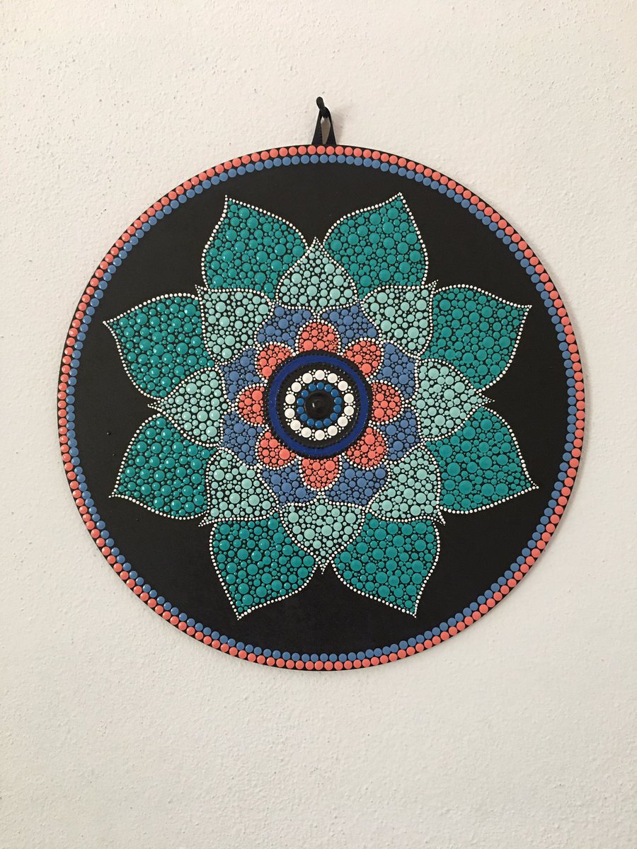 Vivi_Simas's tweet photo. Oi Genteeee!!! Vim mostrar um pouquinho do meu trabalho!!! E convidar vcs à me seguirem no Instagram!!! 🧿🕉🙏🏻
👉🏻 @viviane_simas https://t.co/LCSvE3jwpD