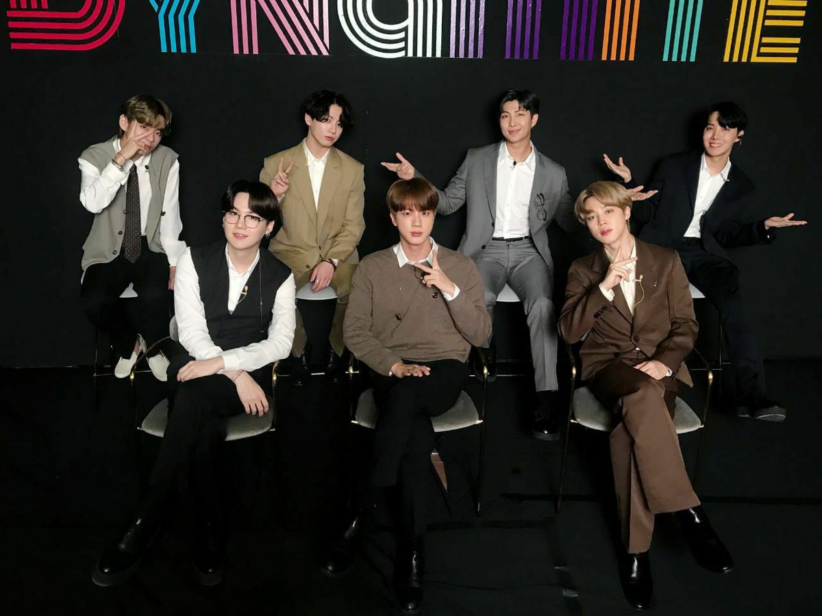 Jinkookalways92's tweet photo. Lagu Dynamite dari BTS masuk dalam TOP 50 RADIO Resmi di Prancis! 

BTS artis Korea pertama dalam sejarah yang mencapai tonggak ini!! 

#bts #btsarmy #Dynamite #BTS @BTS_twt https://t.co/zIhVqz4zs2