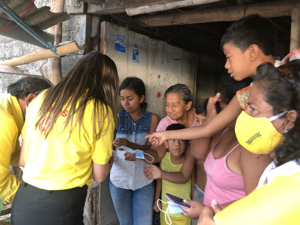 geraldineweberm's tweet photo. Inicio de semana, buen ánimo, cuidando de nuestra gente, entregando mascarillas y alcohol gel. Salimos desde 29 y la Q. Emocionante, esperanzadora y robusta caminata de la 6 Madera de Guerrero, nos recibieron con mucho cariño, porque somos la solución a la crisis actual #Todo6 https://t.co/SEgPwFJHlg