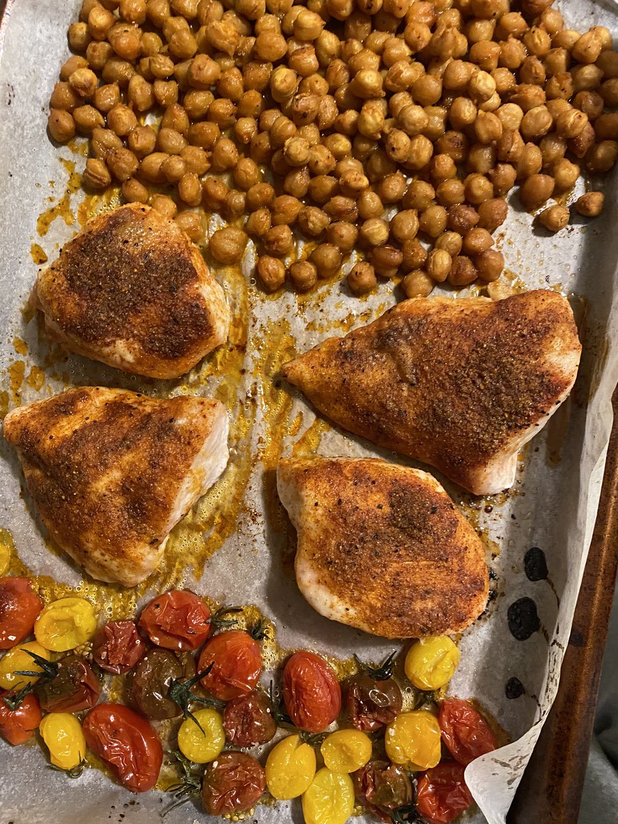krystalroxas's tweet photo. Sheet Pan Chicken. I love quick dinners! @ayeshacurry #thefullplate https://t.co/1TYz0fnS3o