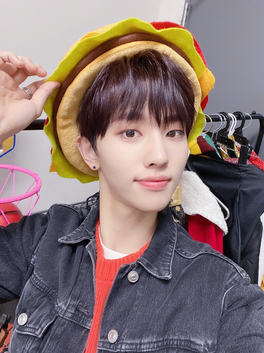 factinstar's tweet photo. [팩트iN스타] #DRIPPIN #드리핀 
한 손에는 멋짐 장착🤩
한 손에는 쿨 워터향 스멜😍
🌟설렘 돋는 비주얼 맛집 드리핀은🌟
11/27(금) 밤 9시 팩트인스타 공식 유튜브에서 선공개❣️

@drippin
#차준호 #ChaJunHo 
#황윤성 #HwangYunSeong
#김동윤 #KimDongYun
#이협 #LeeHyeop https://t.co/1f3HBc4TYn