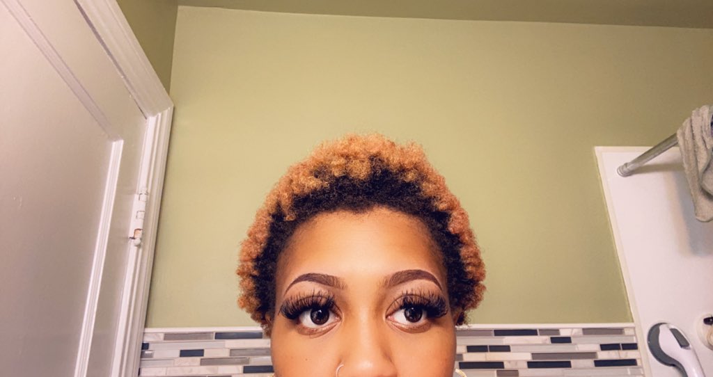 Joi2DaWRLD's tweet photo. I be so insecure about wearing my hair out.

This was without picking it out 🙃

#NoMoreBoxBraids #RespectTheFro #BabyFro https://t.co/n1Ha8WFxy3