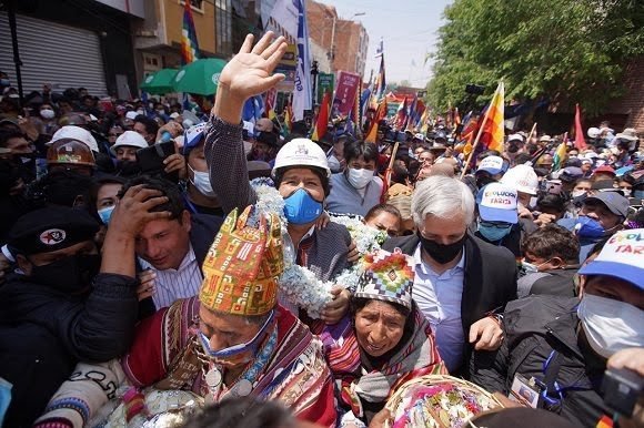 rpalmero1's tweet photo. Volvió hecho millones. 

@evoespueblo https://t.co/0gREkZ6sVr