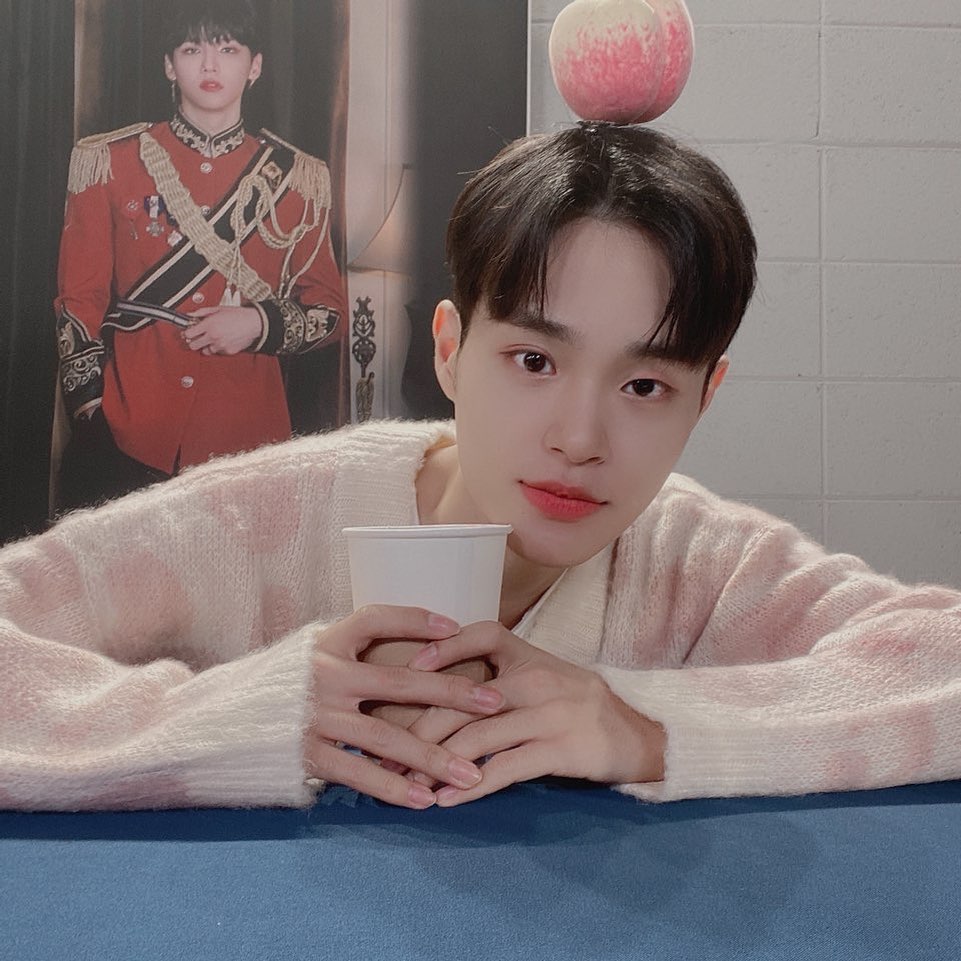 DaehwiBrasil's tweet photo. [#IG|091120] Atualização do Daehwi no Instagram do AB6IX

#Pessego 🍑
P.S Olhem todos para esse registro da juventude... O fansign de ontem estava tão animado que eu não consigo dormir... ㅋㅋㅋ

🔗 https://t.co/KfW3viFSb5 https://t.co/ypUgIMKEzV