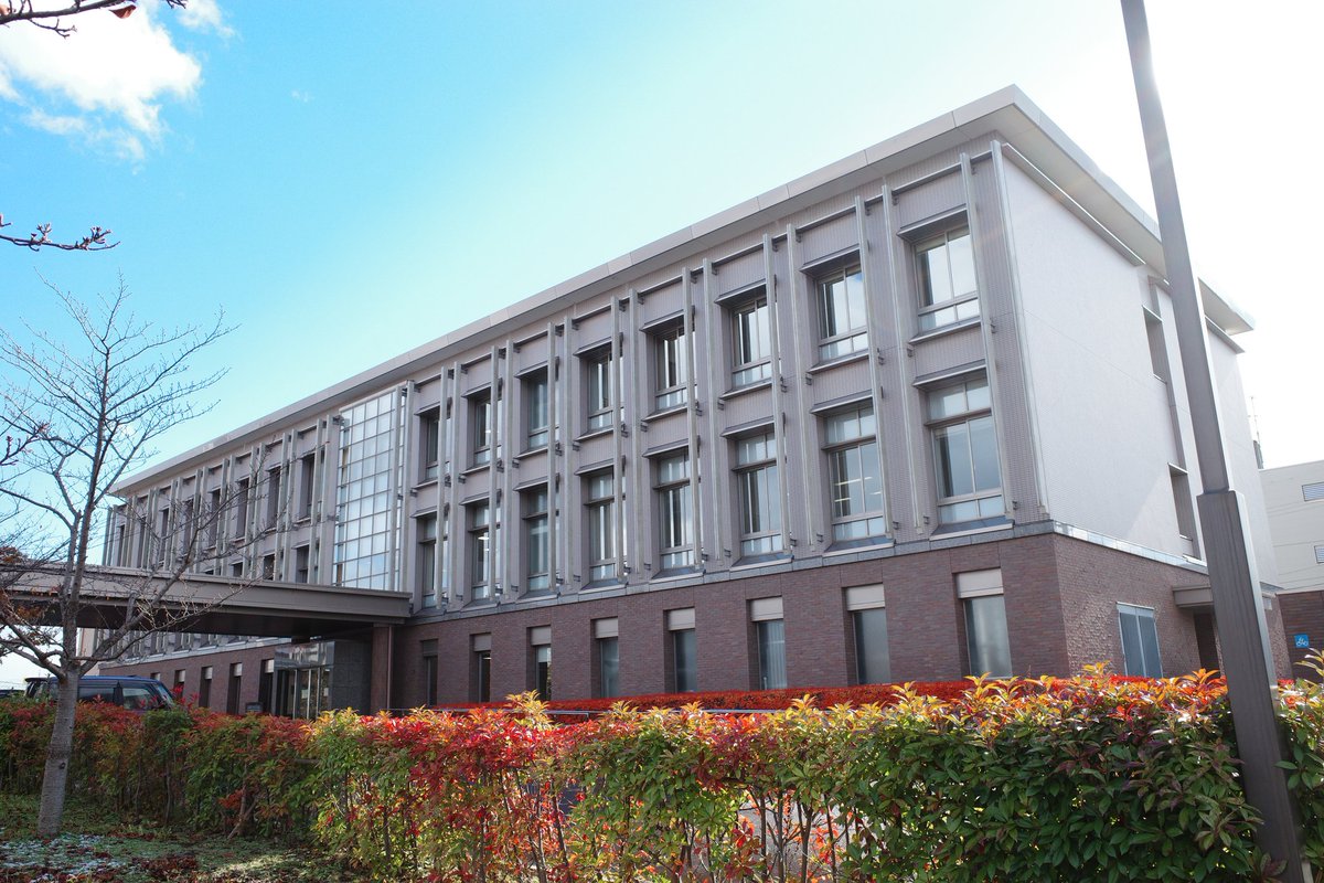 ののゆー 青森の中の真理を求めて 青森地方裁判所弘前支部 青森家庭裁判所弘前支部 弘前簡易裁判所 弘前検察審査会の建物 よくわからないけどなんだか素敵