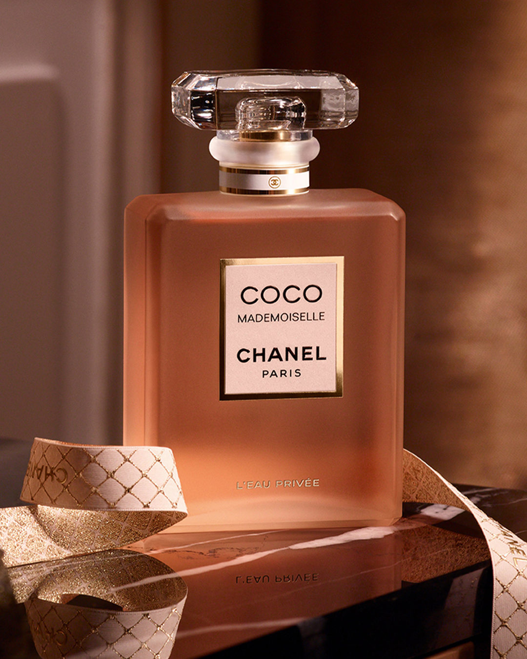 Discover CHANEL COCO MADEMOISELLE L'EAU PRIVÉE, a soft-floral fragrance  with notes of rose, jasmine, and white musk.