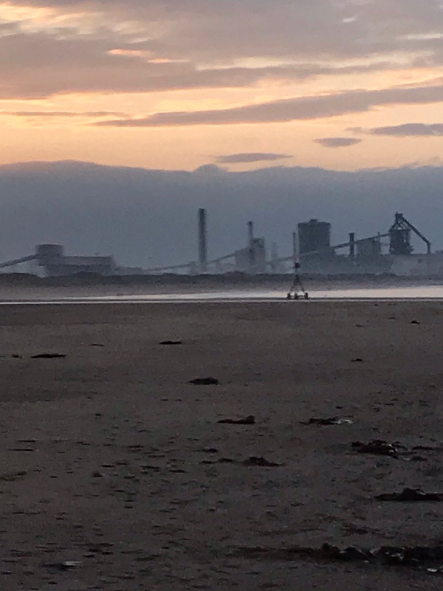 TPASGill's tweet photo. The sun going down on Redcar beach #peaceful #gettingfreshair https://t.co/eHSvV2KR8y