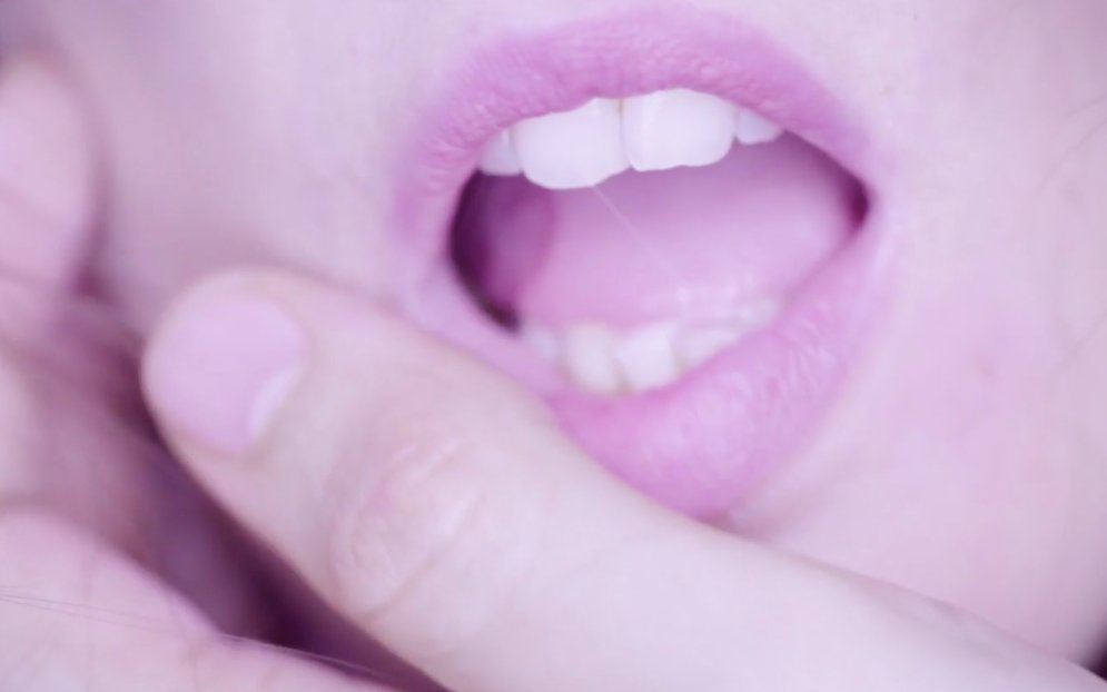 PinkLabelTV's tweet image. NEW on PinkLabel.TV... "L A R V A" by @Mantis_lab with @AnnekeNecro and Sade

Inspired of the world of comics and the music videos, we want to offer another perspective of sex and porn, with oral sex and partial mummification.

Watch now ▶️ pinklabel.tv/on-demand/film…