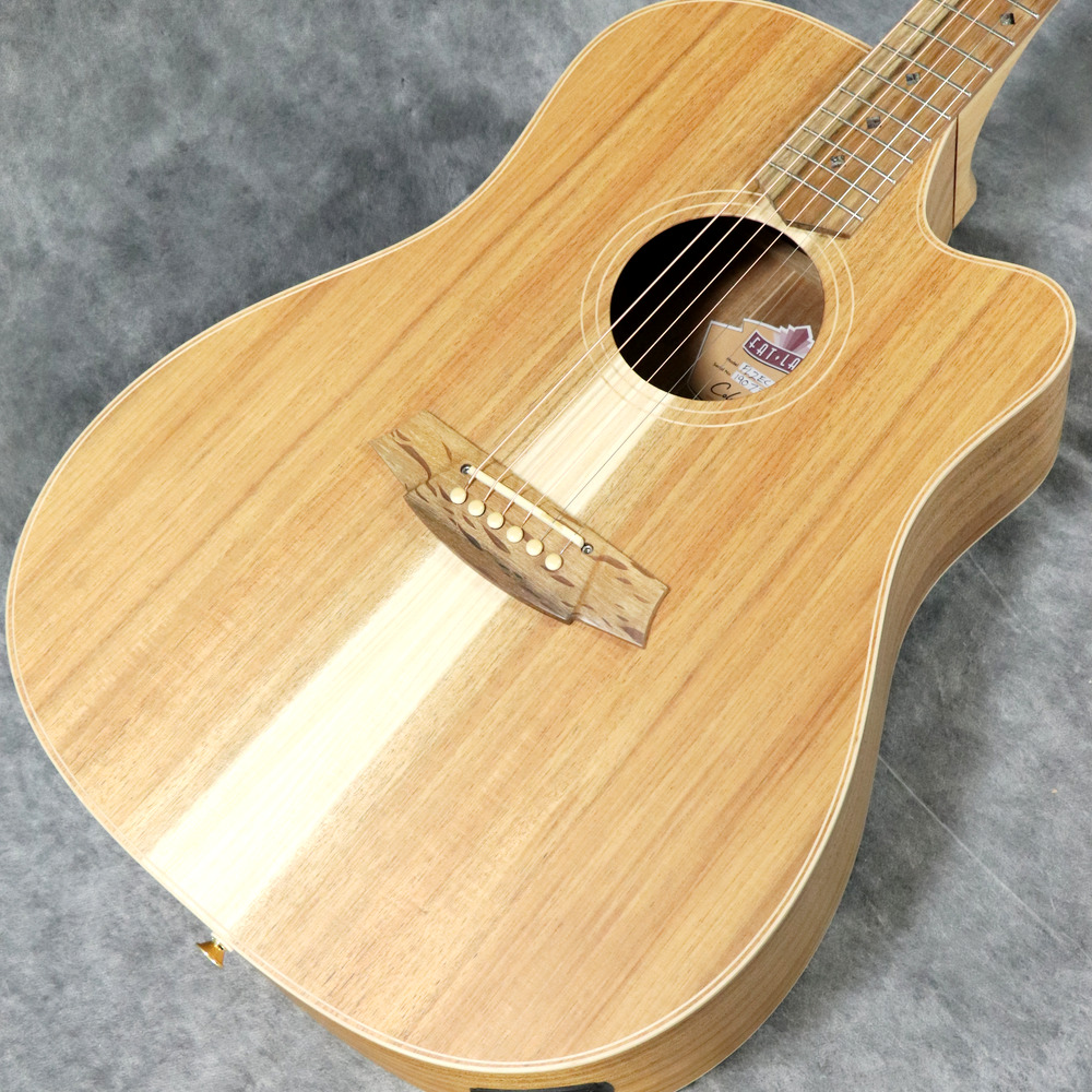 1484umeda's tweet photo. 新品のお得な展示特価品が沢山！
WEB担当がお金あったら欲しい気になるやつはこれ！

https://t.co/R6bDD4JyOS
#epiphone #Coleclark #windpal #Saxophone https://t.co/KOdpqj2tJl