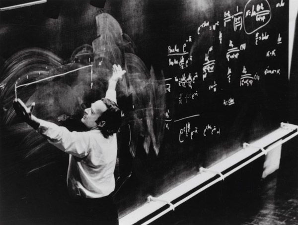 You cannot get educated by this self-propagating system in which people study to pass exams, and teach others to pass exams, but nobody knows anything. You learn something by doing it yourself, by asking questions, by thinking, and by experimenting. 🧠