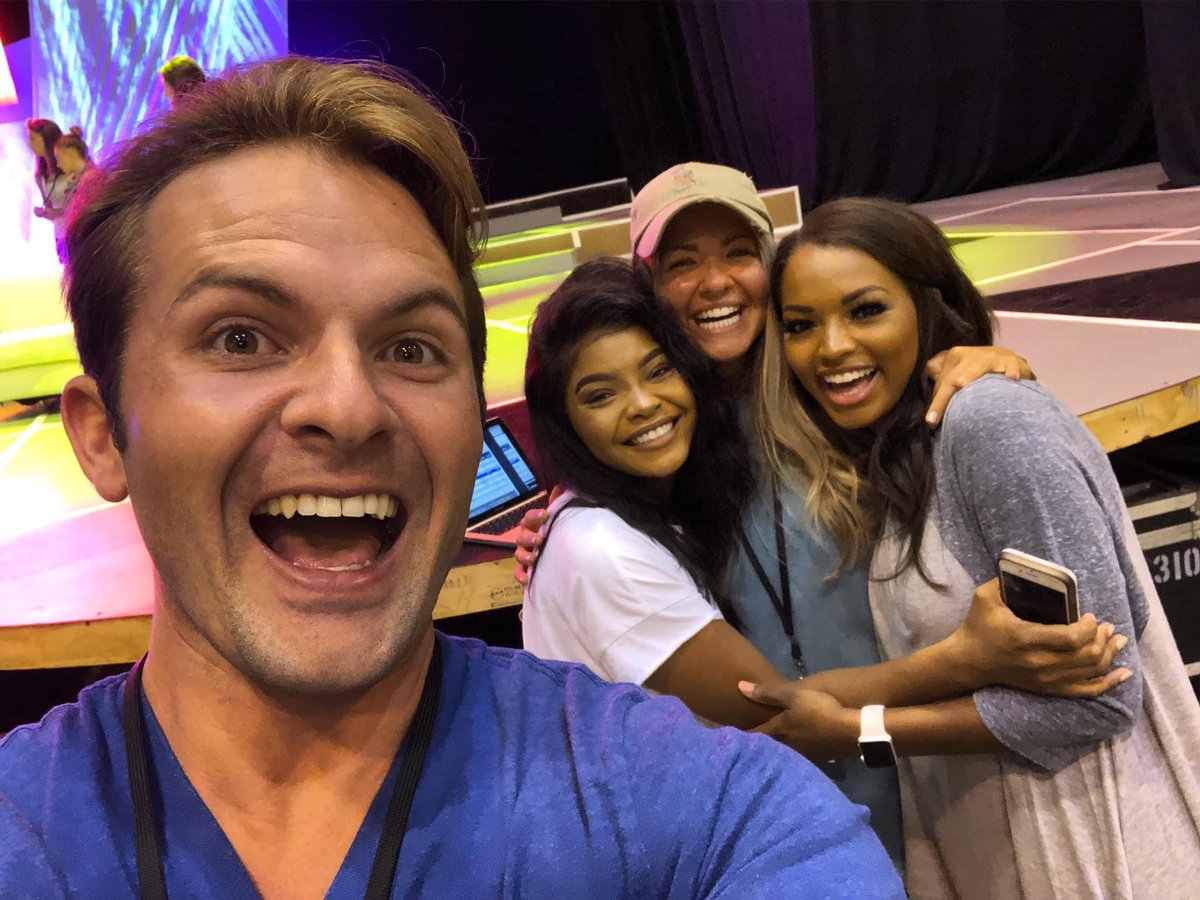 JBrannanLive's tweet photo. Um... wow! You bettah represent our awesome state!! Go Asya Branch!! I can’t believe I got to share the stage with you for Miss Mississippi, and now you’re Miss USA?!!! WTG!! Super proud! Your state is rooting for you!! #MSPROUD https://t.co/UejIc8TwbL