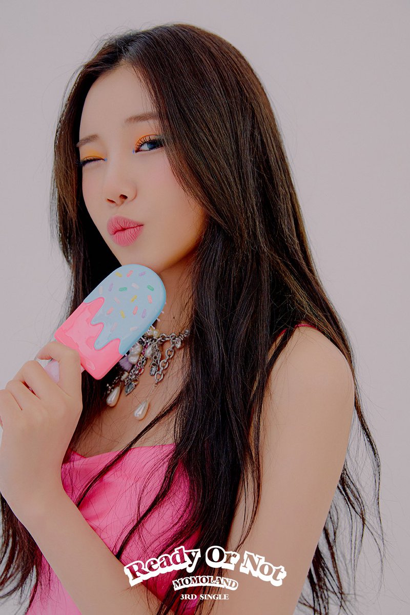 PortalJooe's tweet photo. [📷 | 10.11.20] Segundo teaser da JooE para o 3rd Single Album 'Ready Or Not'.

#모모랜드 #주이 #MOMOLAND_IS_COMING #READY_OR_NOT #MOMOLAND2ndTEASER @MMLD_Official https://t.co/vJg5NCekpz