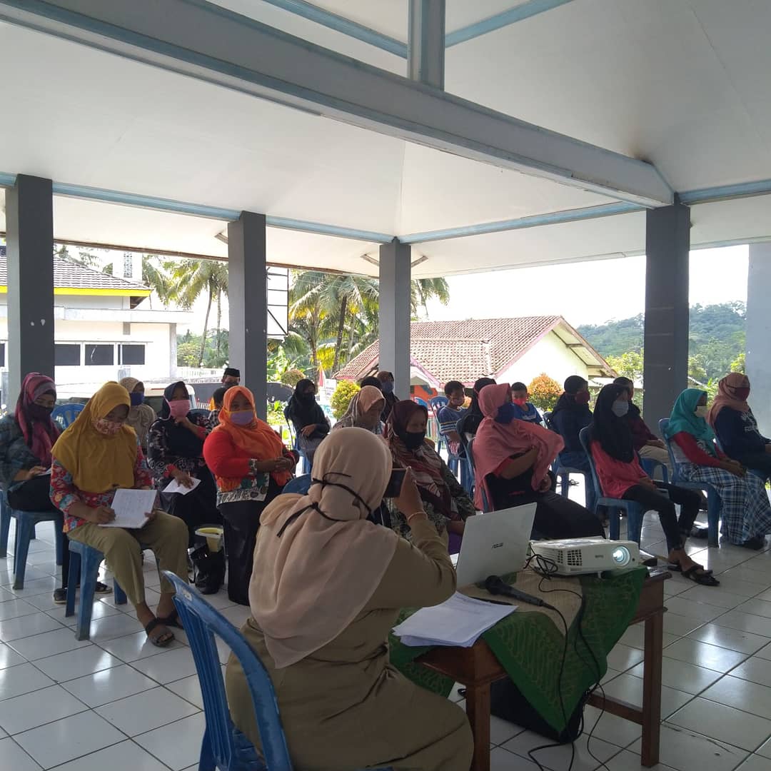 palumbunganwtn's tweet photo. Sosialisasi Menuju Desa Layak Anak. Pembentukan Tim Gugus Tugas dan Forum Anak Tingkat Desa oleh DINSOSDALDUKKBP3A Kabupaten Purbalingga Tahun 2020 di Desa Palumbungan Wetan.

#desalayakanak #gugustugas #forumanak #PalWet #PalumbunganWetan #Bobotsari #Purbalingga https://t.co/QICn7qUOKr