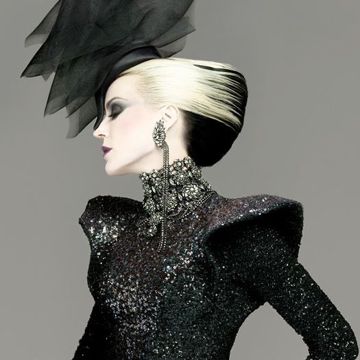 LookBehindPod's tweet photo. Happy Birthday to #daphneguiness This image is from 15x15 from Francois Nars.  Makeup by #lenakoro Photo by #FrancoisNars of course. https://t.co/5kkpUZVbsw
