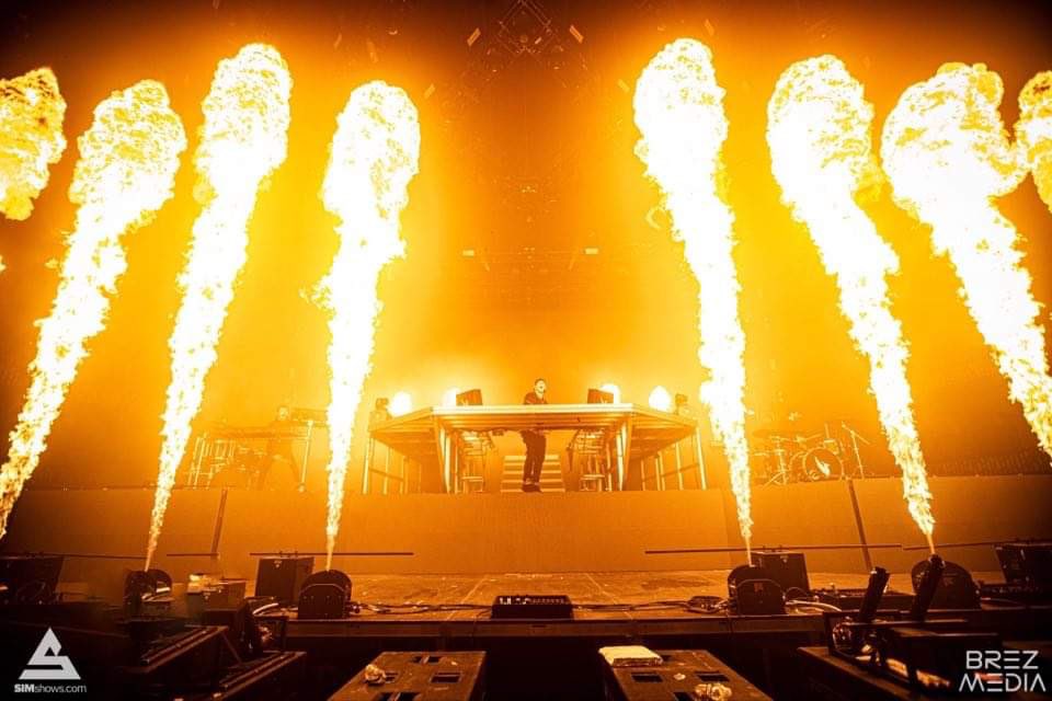 SIMshows's tweet image. .@ILLENIUM 1 year ago at @ArmoryMn 
#scrollthrough #edm #illenium #missthis #soldout #mpls