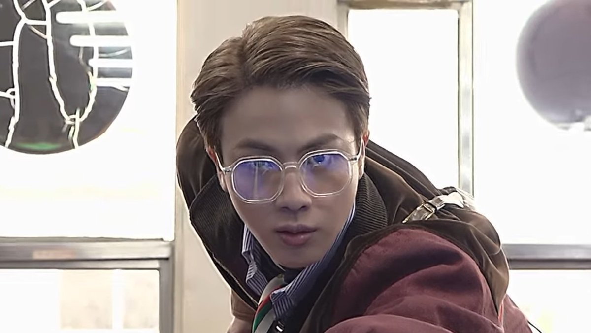 smolskj's tweet photo. who is your bias and why is it kim seokjin? https://t.co/ZbqrA2Hqoe