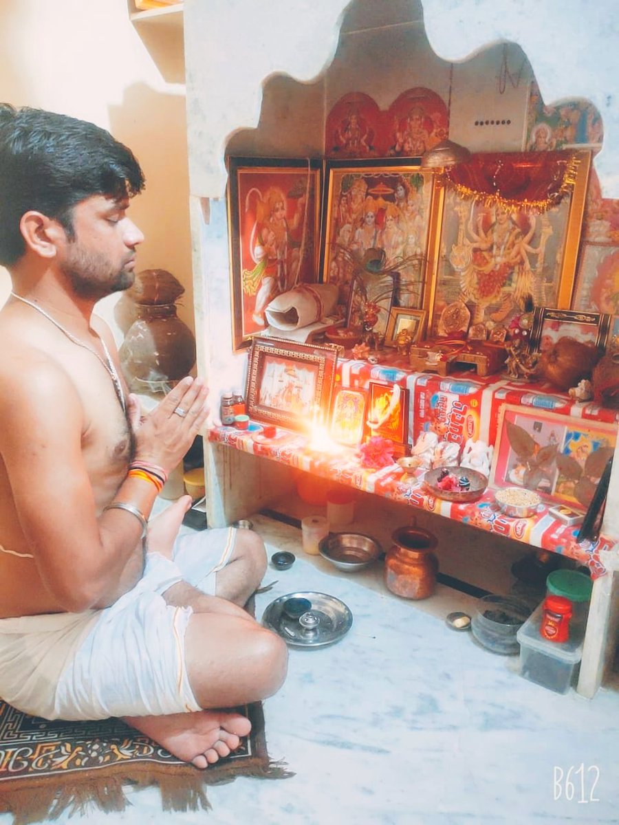 _anilneemla's tweet photo. मेरे समाज के युवा जिस दिन अपनी ऊर्जा का प्रयोग किसी राजनीतिक पार्टी का झंडा डंडा उठाने किसी नेता का जिंदाबाद मुर्दाबाद कहने में ना लगाकर अपने समाज को जगाने में लगा देंगे उसी दिन समाज की दिशा और दशा बदल जाएगी।🙏🏻 https://t.co/gPtWPwj2AN