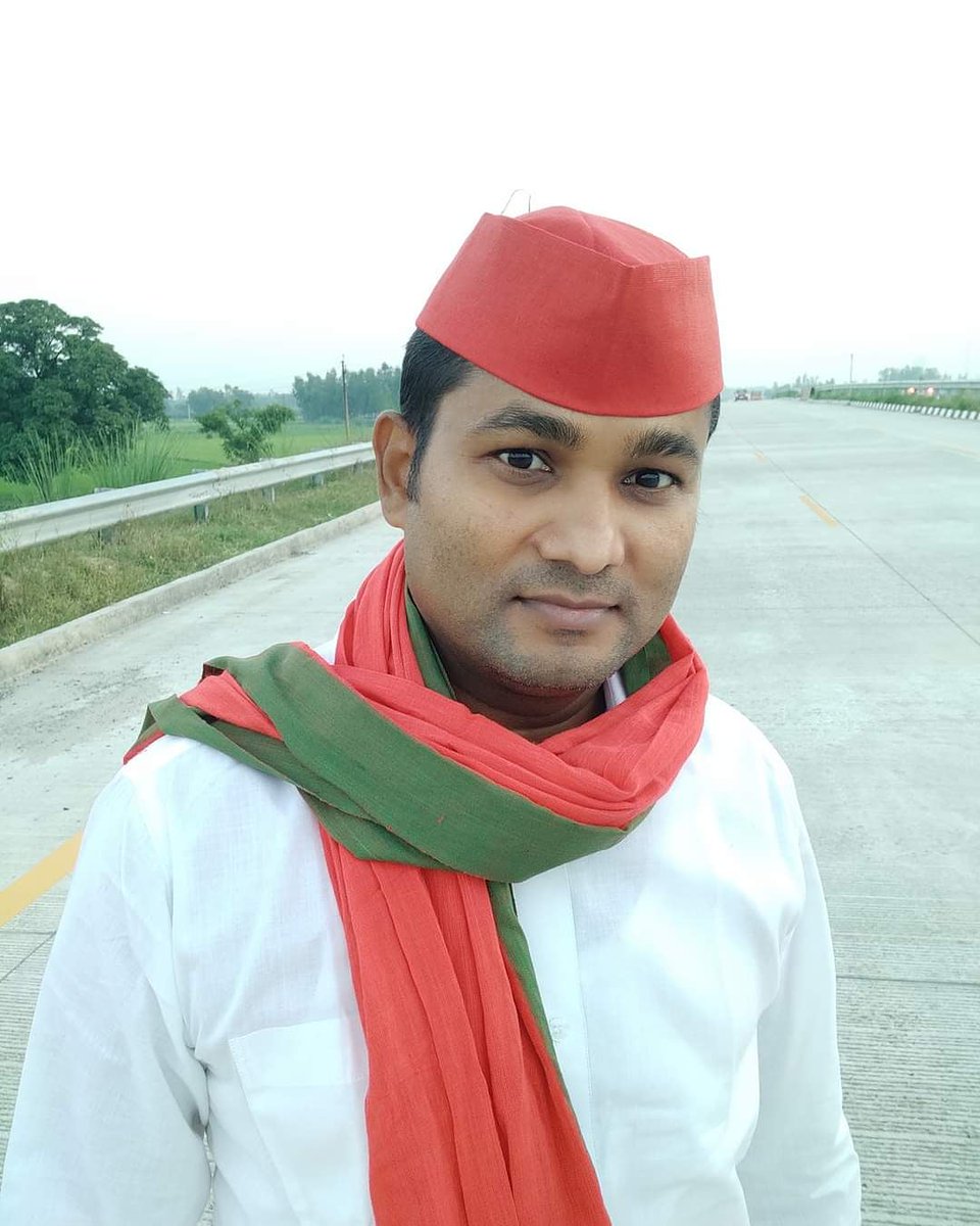 hbtilavakush's tweet photo. युवाओं ने  2020 में बिहार बदला है , 2022 में उत्तर प्रदेश और 2024 में केंद्र की सरकार बदलेगे क्योंकि युवाओं को रोजगार , महिलाओं को सुरक्षा और किसानों को बेहतर जीवन चाहिए।। @RajeevRai @yadavakhilesh @advrayadav @samajwadiparty 
#Mission2022 https://t.co/EZnyJ9Lk0T
