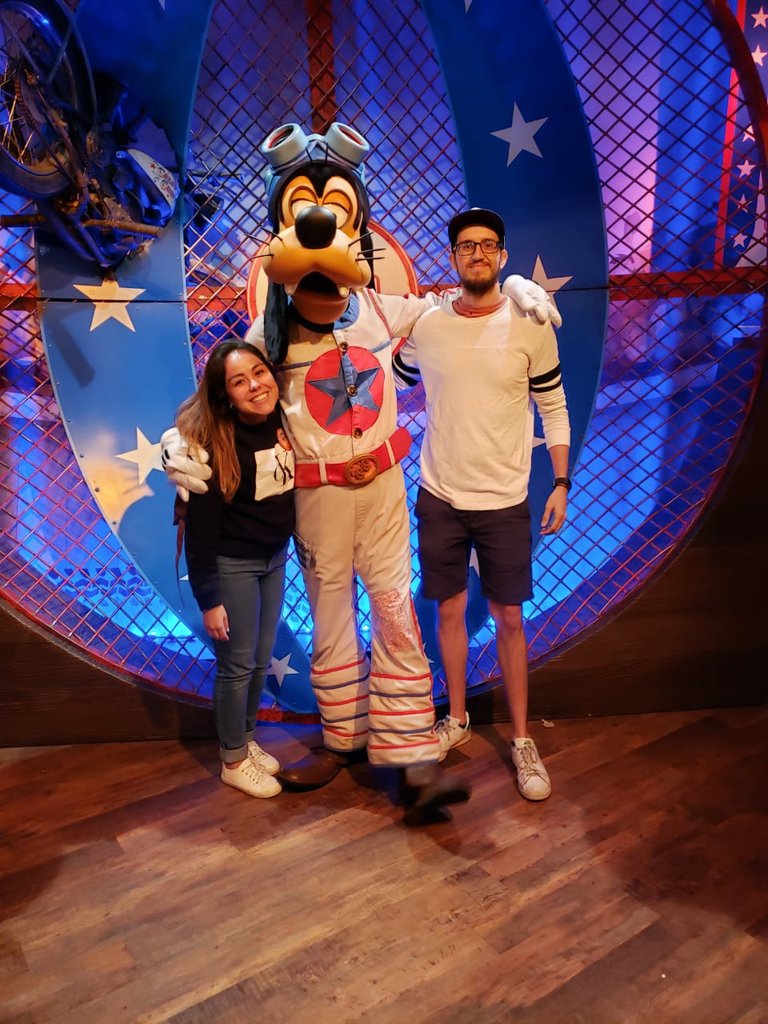 daniloupez's tweet photo. Hace un año estaba disfrutando la vida en Disney con mis amigos :( https://t.co/WeR0c0zSjX