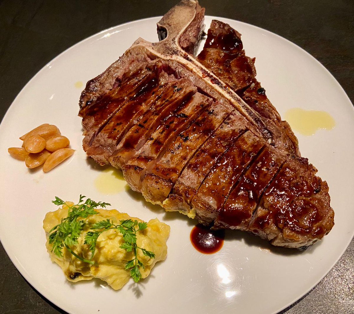 TripPlusTravel's tweet photo. If you would like to enjoy a great dinner, you can't miss all of the great food offered by MARIPOSA Bistro of RedDot Hotel at Taichung, Taiwan! #reddothotel #botiquehotel #dinner #mariposabistro #finedining #foodie #foodig #taichung #taiwan #tripplus https://t.co/nmvGEE35XP