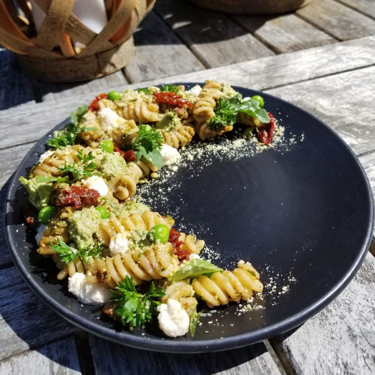 jujubeetcafe's tweet photo. It’s back, and available exclusively in our 11/16 Jujubeet Lunch/Dinner Meal. You don’t want to miss out on this - Gluten-free Pea Pesto Pasta.
Paired with our Raw Raspberry Cashew Torte + Cucumber Mint Infused Waters.
#dairyfree #glutenfree #bellevuevegan #seattlevegan https://t.co/6gpz2RJYLN