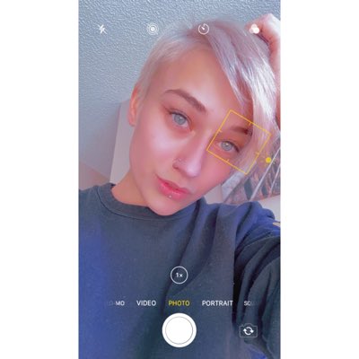 baaleyann's tweet photo. Yeah, I should've screamed, but nobody listened
So I passed out with the blood drippin'
In this glass house, feeling like a prison
Me and death keep tongue-kissin'
 #NewProfilePic https://t.co/mBjGaNNMzy