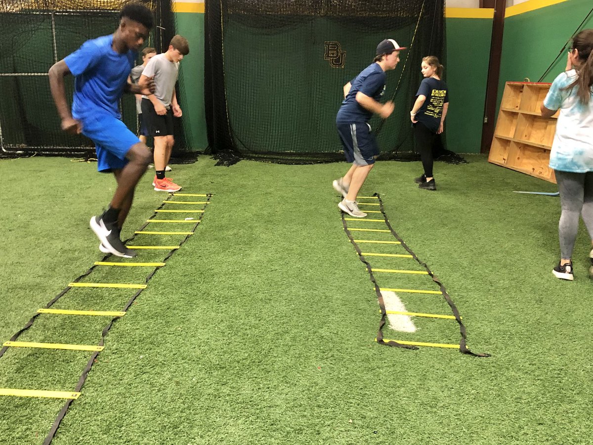 CedrickHarrisJ1's tweet photo. From the court to the Lab! ⚡️🚀 #WORK https://t.co/jIQhM1r1p3