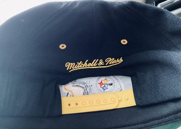 CBSportLocker's tweet photo. Find the perfect item for your favorite #NFL team at @CBSportLocker! With #throwback and current #NFLhats and #NFLjerseys to choose from, you can't go wrong when you use coupon code CBSportsLockerBacktoSchool and take 20% off at checkout! https://t.co/Co86EJu71F https://t.co/Ea1hY0nz46