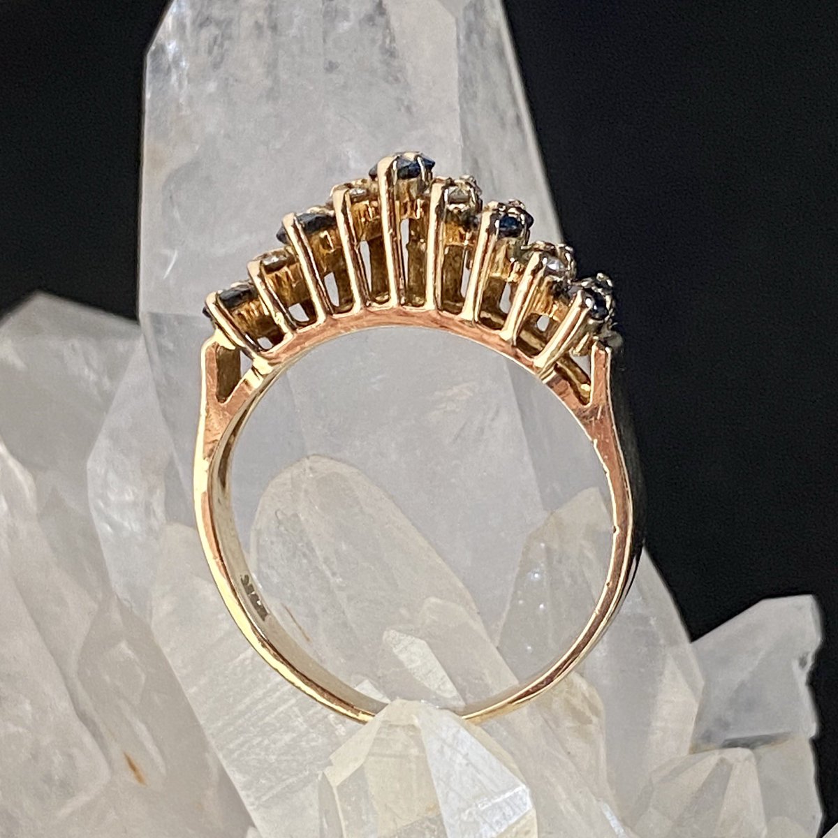 StuffWeFind1's tweet photo. https://t.co/qxl3jXhgeJ Sapphire, Diamond 14k gold ring. 💙🤍💙 #StuffWeFind #vintageisvaried #Sapphire #Diamond #ring #gold #stockingstuffers #jewelrygift #giftideas https://t.co/l5A0St0Ecn