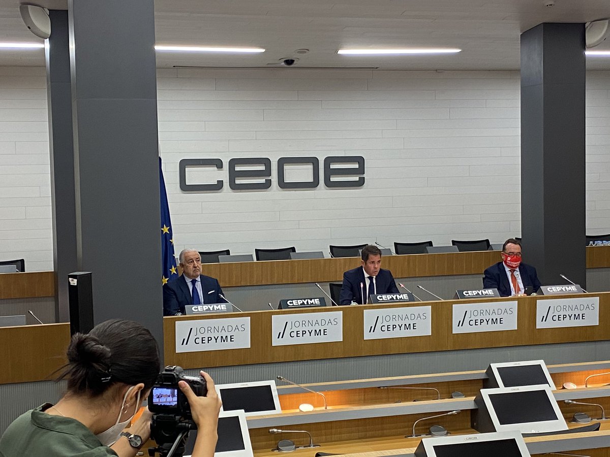 tanmarti's tweet photo. Comenzamos la jornada “Adaptar la #pyme a una #crisis más larga” conéctate 👉🏼 https://t.co/ZIa0Dbe6rS https://t.co/Fr3rKekowR