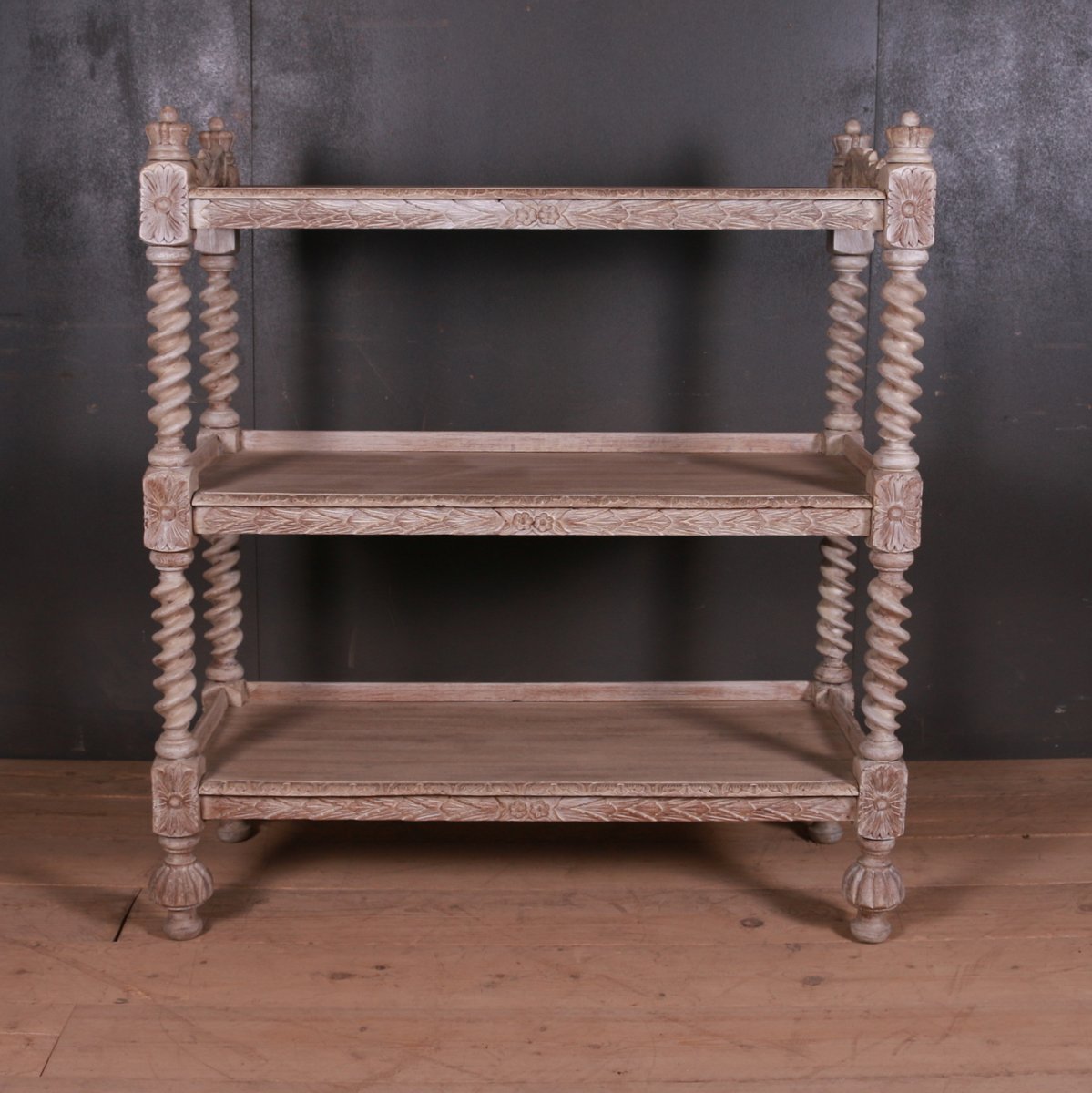 ArcadiaAntiques's tweet photo. Good 19th Century bleached oak three tier buffet with carved crowns.
Price: £1,495
https://t.co/zciB7oEZK1
#BleachedOakBuffets #AntiqueBuffets #threetierbuffets https://t.co/AMmyKRhgdz