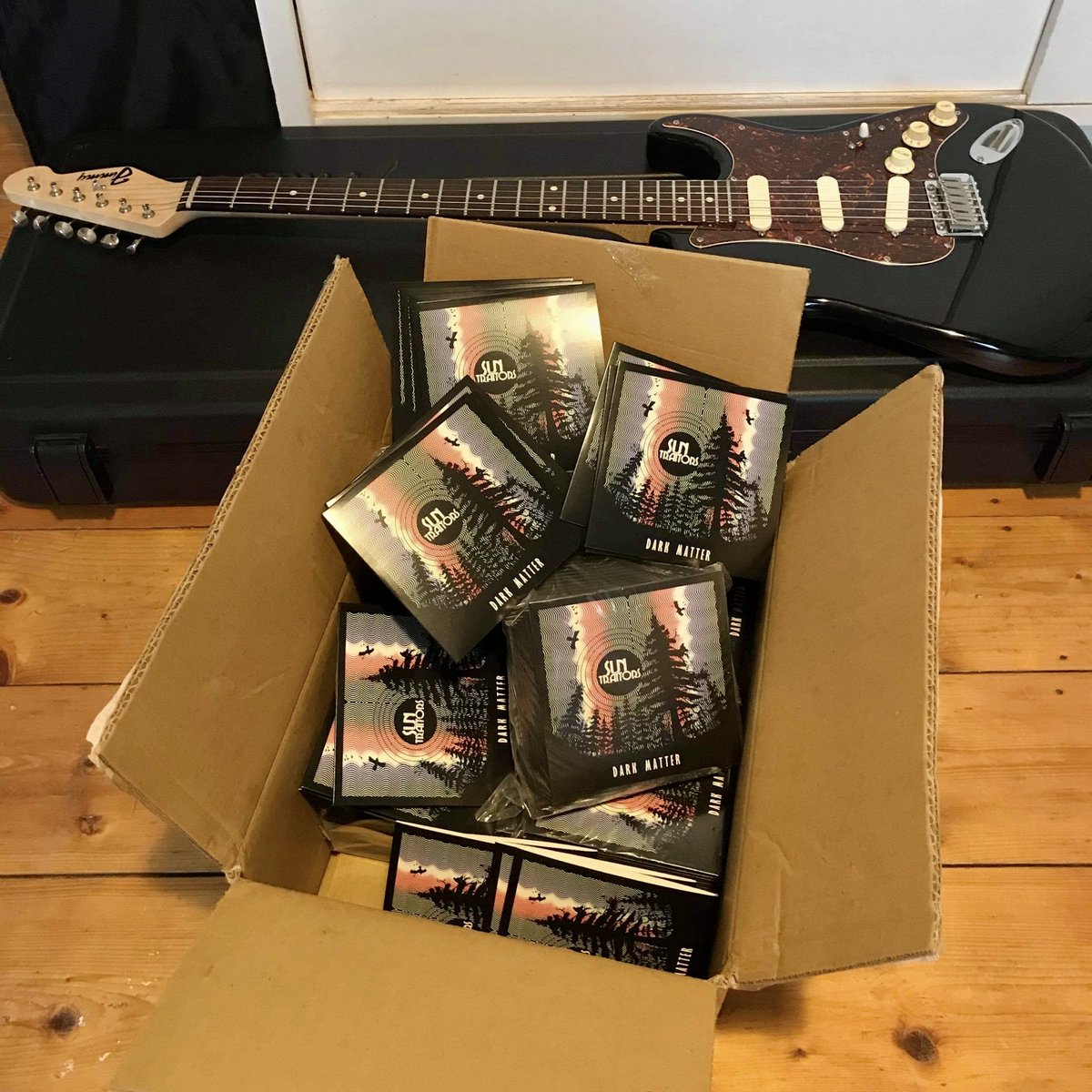 SunTraitors's tweet photo. Just in time for release day this Friday! 👻 Grab yourselves a sweet physical copy from Friday onwards over at our bandcamp page and lookout for a few cheeky giveaways coming soon! 🤘🤘

https://t.co/YSKGmIwdIL https://t.co/EP4UK1EB3a
