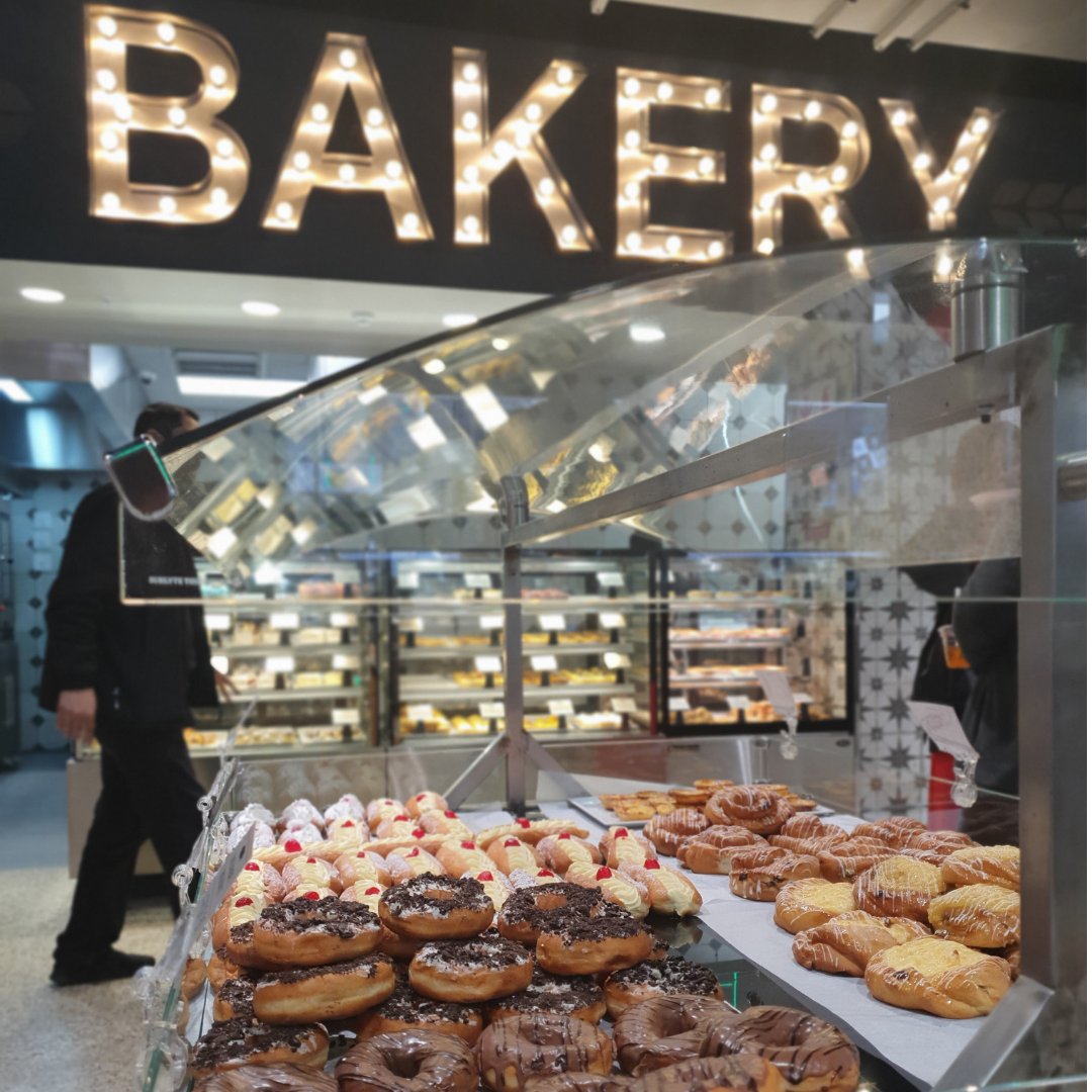 FoodLoversEat's tweet photo. Baked the world a better place.
Yummy fresh Baked products ready for your lunchtime cravings.
#FoodloversEatery
#lunchtimecravings https://t.co/CaCR6Z6sTx
