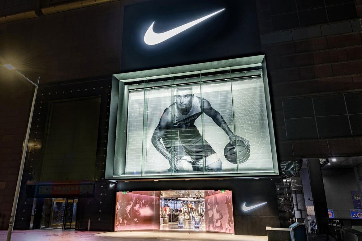 ByAppointmentAp's tweet photo. The globe’s entire population have increased their social media consumption by 21% this year -  how are retail brands using social to celebrate community &amp; brand affinity? https://t.co/iasWAkPfyN 🛍️ https://t.co/fu0Azt3GLY