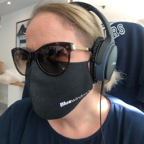 ltd_window's tweet photo. Oh look who is here! Wait.. who is it??
#bwgang #staysafe #maskon😷 #normal #dayattheoffice😎 #hideaway https://t.co/kvHIoS6P7Q