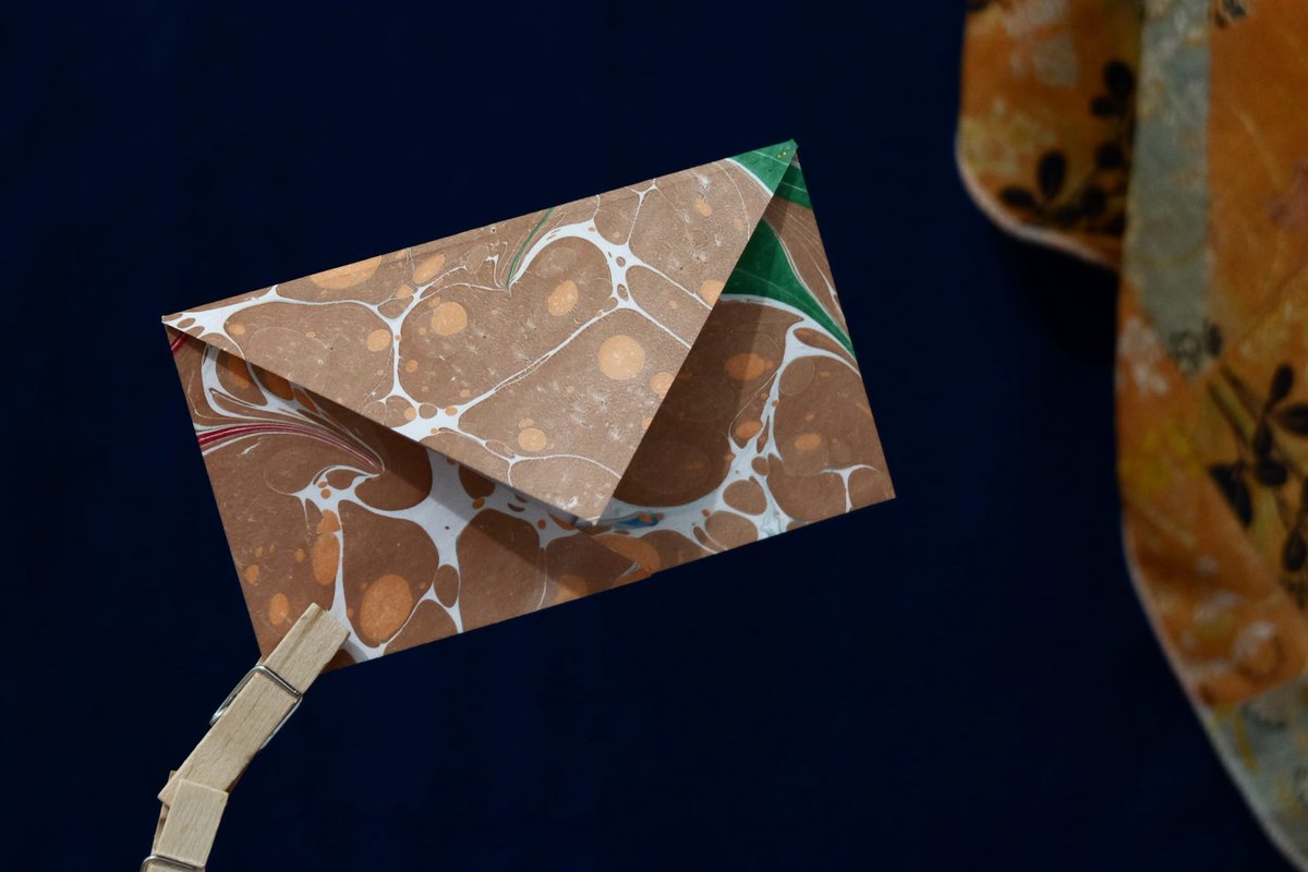 emanetcizgiler's tweet photo. battal ebru • küçük zarf
#marbling #handmadeenvelopes https://t.co/D4Opnkcc1x