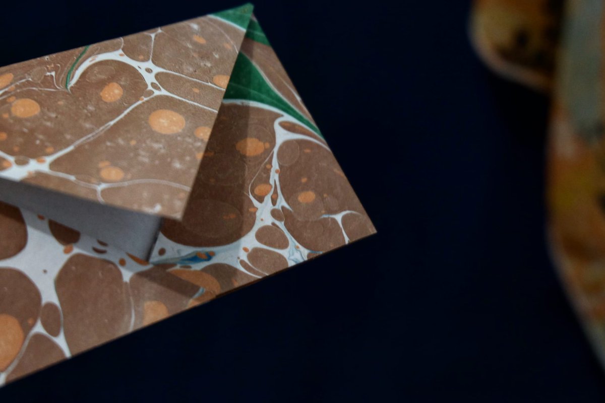 emanetcizgiler's tweet photo. battal ebru • küçük zarf
#marbling #handmadeenvelopes https://t.co/D4Opnkcc1x