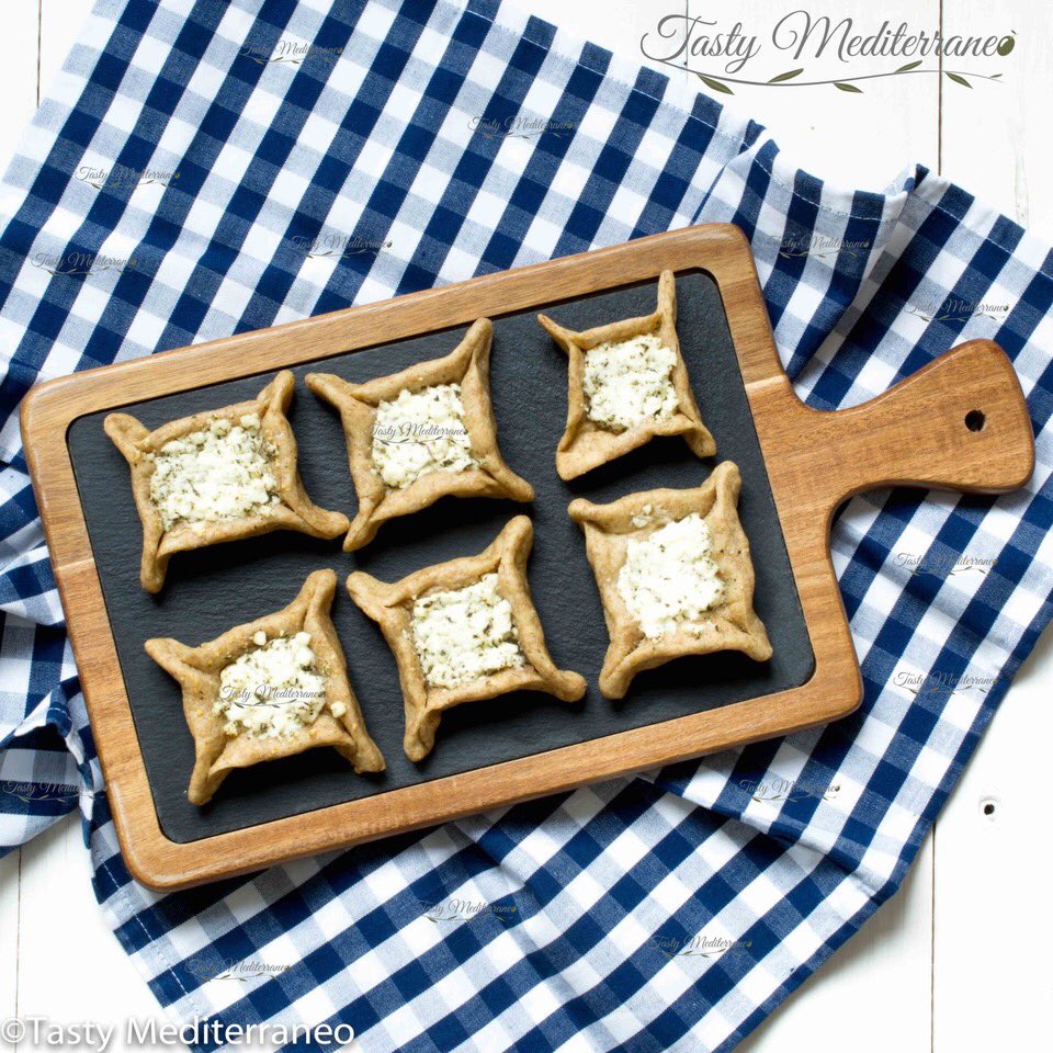 TastyMditrraneo's tweet photo. New #recipe on #TastyMediterraneo 😋My #Lebanese #cheese #fatayers 👉https://t.co/gD7UsqdfYz🌱#BeatNCDs #MediterraneanDiet #DietaMediterranea #AOVE #AlimentacionSaludable #HealthyEating #EatingTheGap #nutrición #sostenibilidad #sustainability @YogurtNutrition https://t.co/SOMzJHceBZ