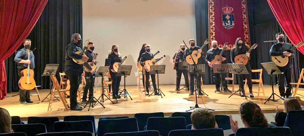 El passat diumenge l'Orquestra de Pols i Plectre va oferir un meravellós concert amb un repertori variat i amé. El concert formava part de les jornades celebrades en honor a Santa Cecília.
#SocAteneu #OPP #Música #Magradalateneu #LaVilaJoiosa #SantaCecília2020 #CulturaSegura