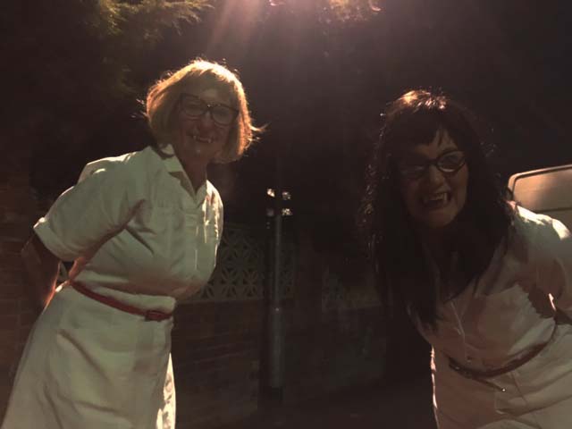 We're loving these early evenings. Hope to see some of you around... 💋🩸