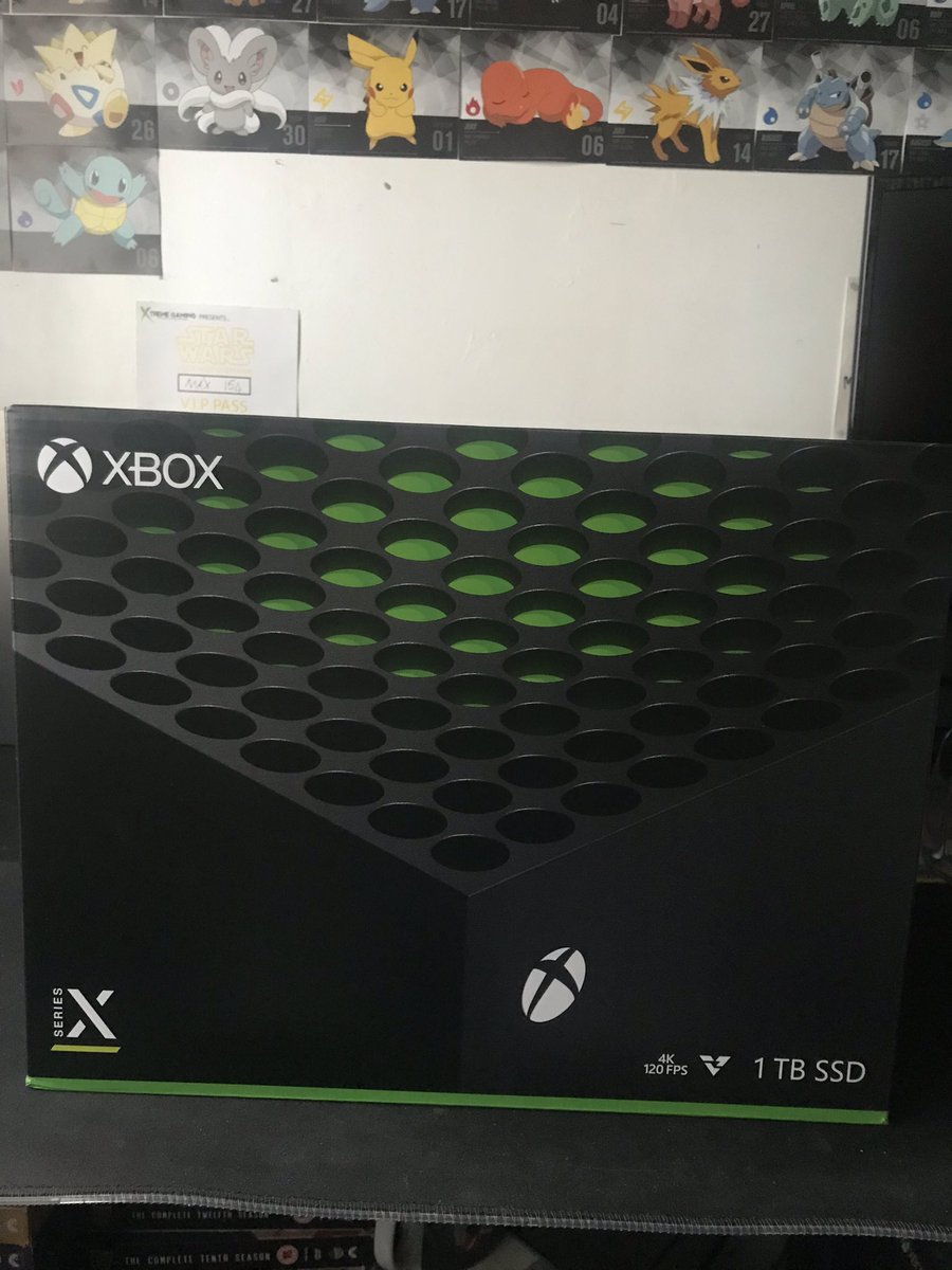 WRS_Gaming's tweet photo. My god, can’t believe it’s finally here, @xboxuk @Xbox @XboxP3 can’t wait to try it out, also was part of my late 25th birthday from last month, I’m super excited 👍😀 #Xbox #xboxseriesx #xboxlaunch https://t.co/JWuX7iVRs0