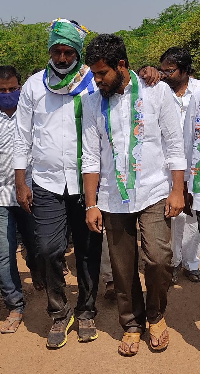 mla_arthur_fans's tweet photo. 5వ రోజు పాదయాత్రలో.
#NDKMLA https://t.co/XMuXSI2Prj