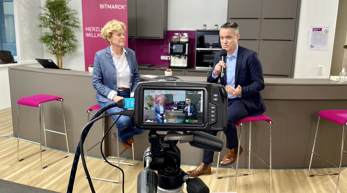 Team_BITMARCK's tweet image. Das #Kundenforum@BITMARCK ist gestartet! Via Livestream begrüßt #BITMARCK-Geschäftsführer Michael Heutmann die #Kunden aus dem Versammlungsraum am Standort #Essen. Wir wünschen allen #Teilnehmern an den Bildschirmen eine spannende #Veranstaltung! #ePA #gkv #digitalisierung